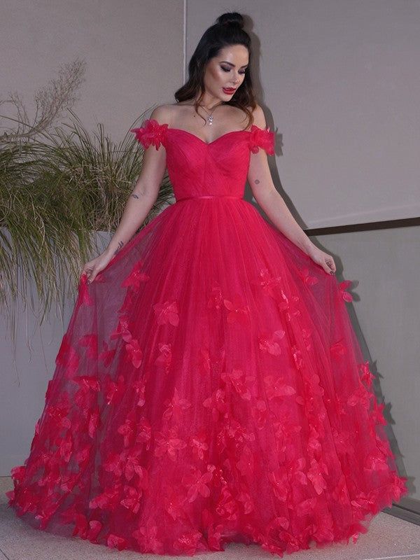 SSR1762,A-Line/Elegant Tulle Hand-Made Flower Off-the-Shoulder Sleeveless Floor-Length Prom Dresses