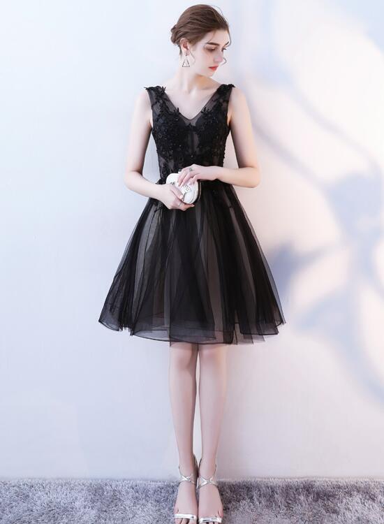 Black V-neckline Knee Length Lace Applique Lace Party Dress Homecoming Dress Elegant
