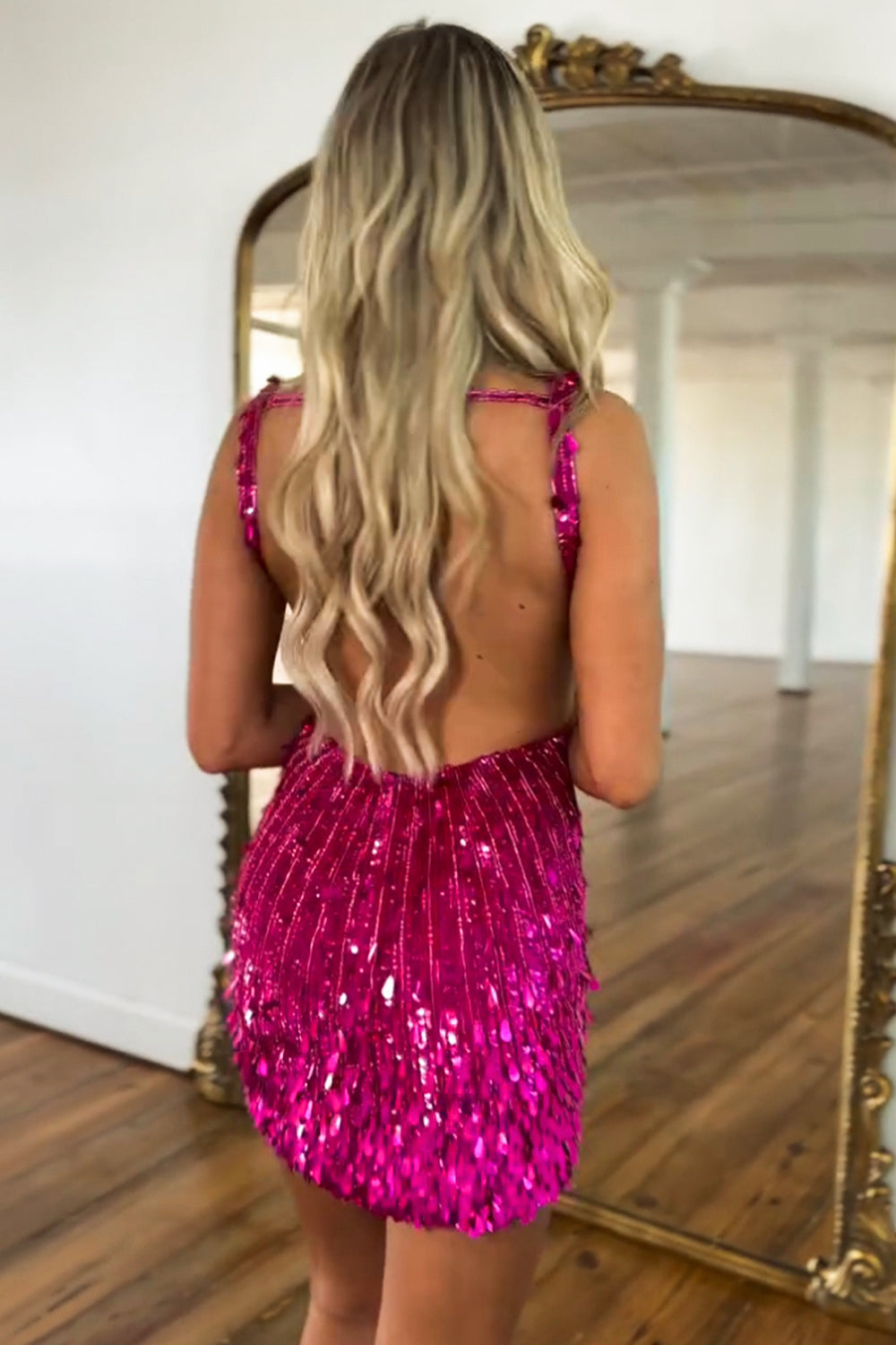 Luxurious Sheath Deep V Neck Gold Sequins Short Homecoming Dress
