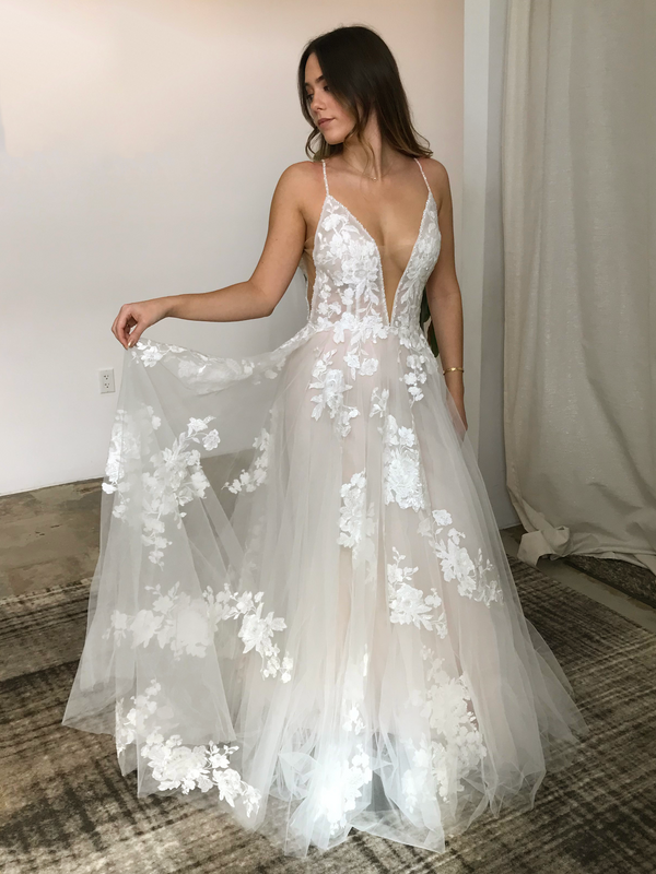 SSR0804,Light champagne lace v-neck sexy wedding dresses