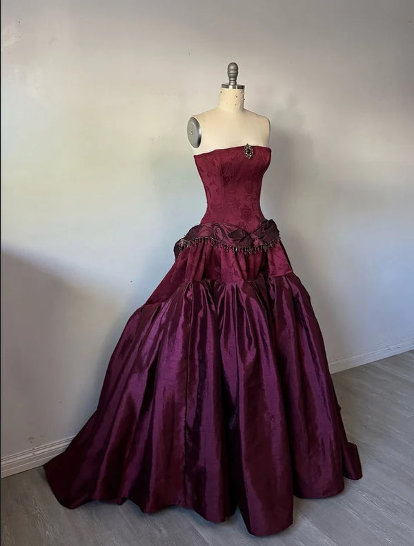 Vintage Ball Gown Strapless Burgundy Sleeveless Satin 90s Classy Prom Dresses Inspiration Party Dress Princess Graduation Dress