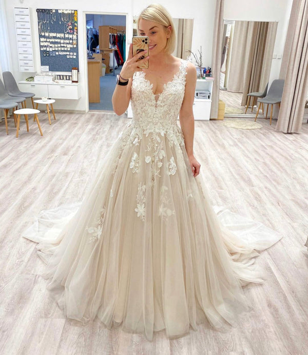 SSR1062,Light champagne tulle prom dress,a-line applique v-neck long evening formal dresses,long wedding gown
